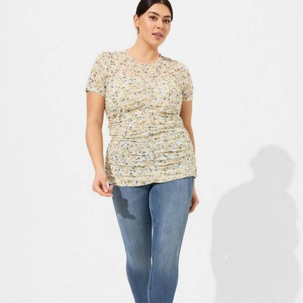 Torrid Plus Size Stretch Mesh Crew Neck Ruched Floral Shirt Blouse Top